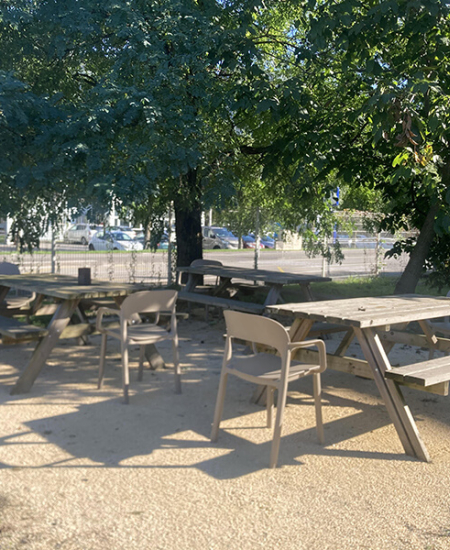 Nouveau mobilier d'extérieur